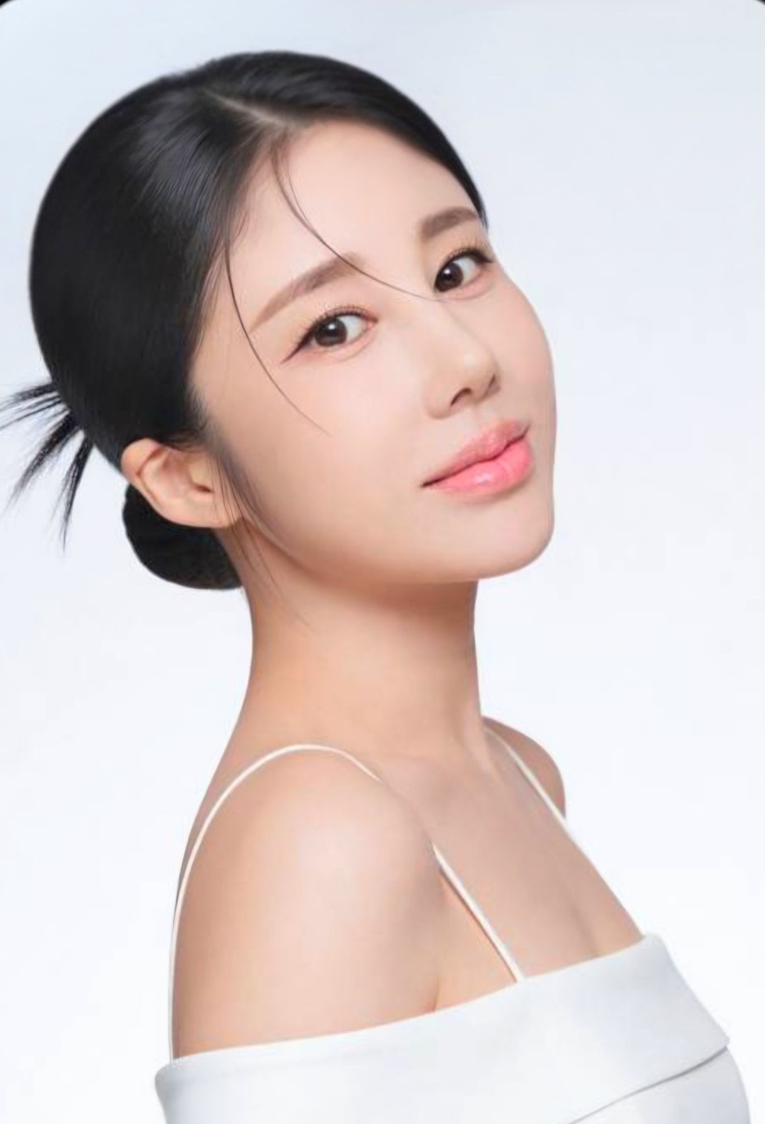 Behind-the-scenes cut of Kim Soyou