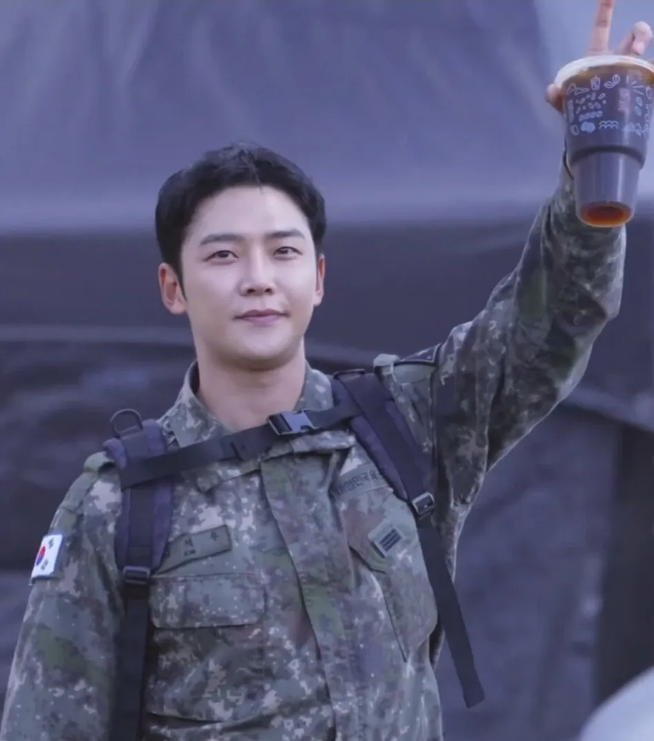 Foto kegiatan terbaru dari Rowoon