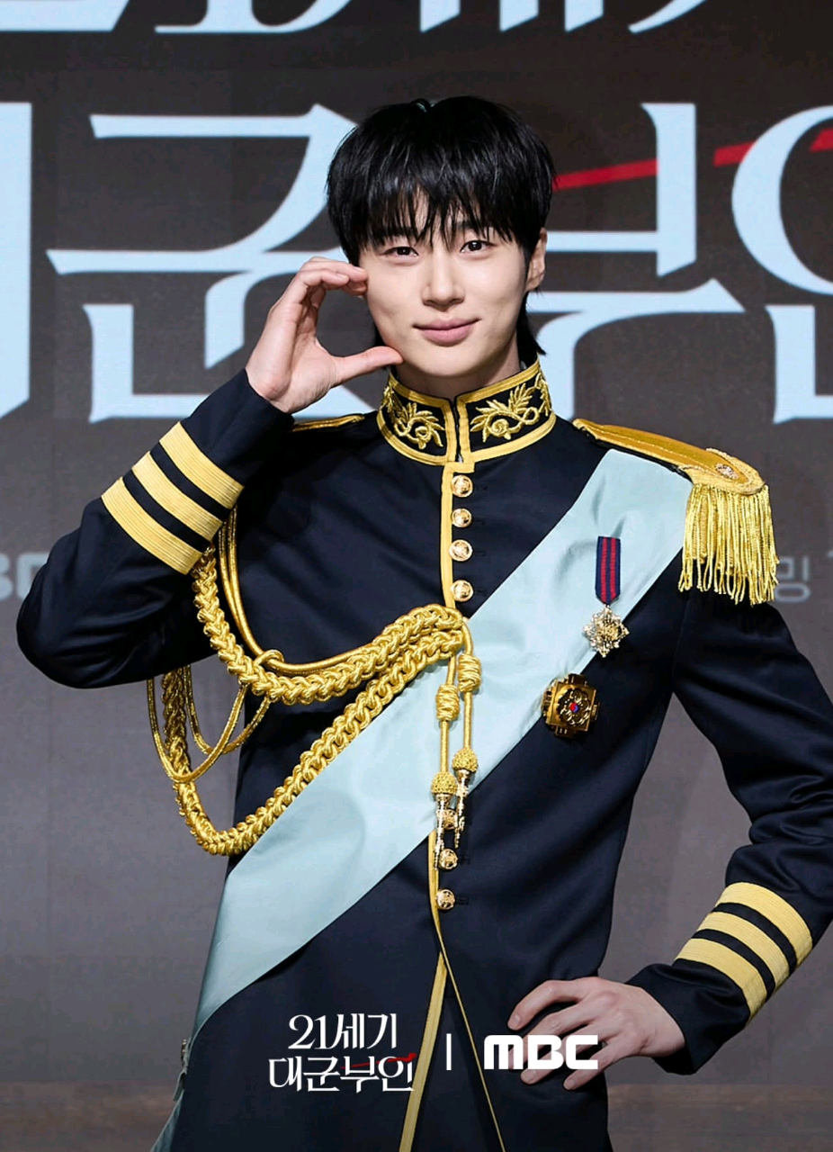 Latest photo of Byeon Wooseok