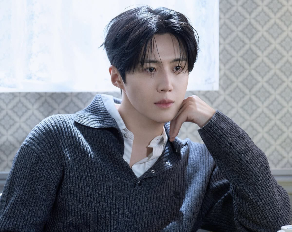 粉丝拍下的金宣虎瞬间