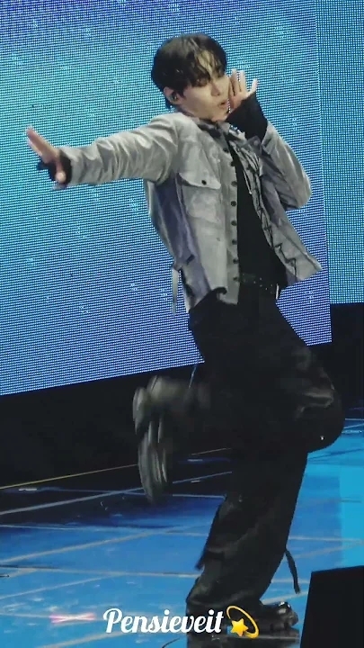 粉丝拍下的李俊昊瞬间