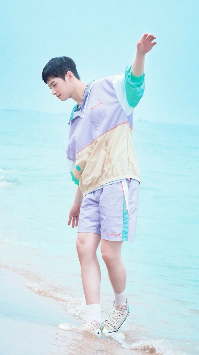 Behind-the-scenes cut of Cha Eunwoo