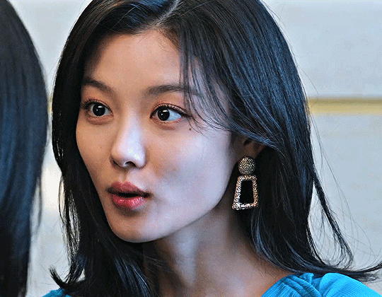 Behind-the-scenes cut of Kim Youjung