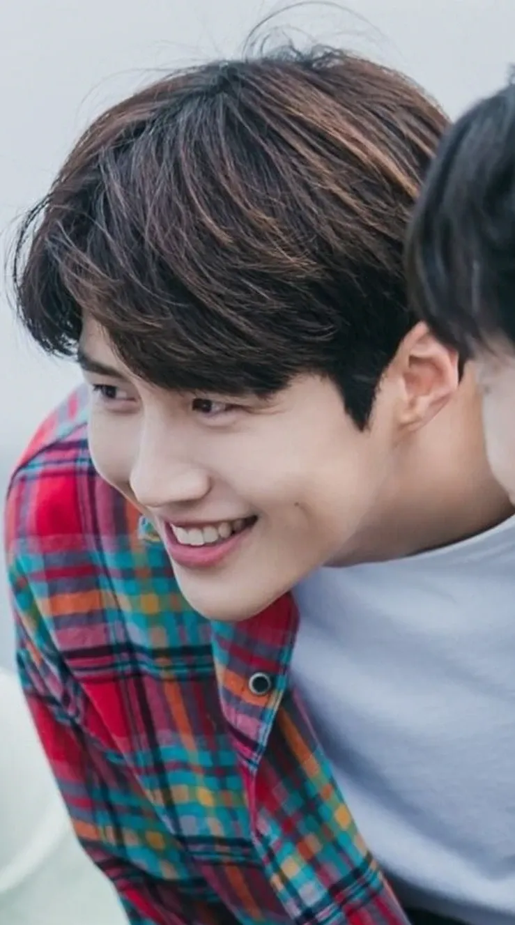 Behind-the-scenes cut of Kim Seonho