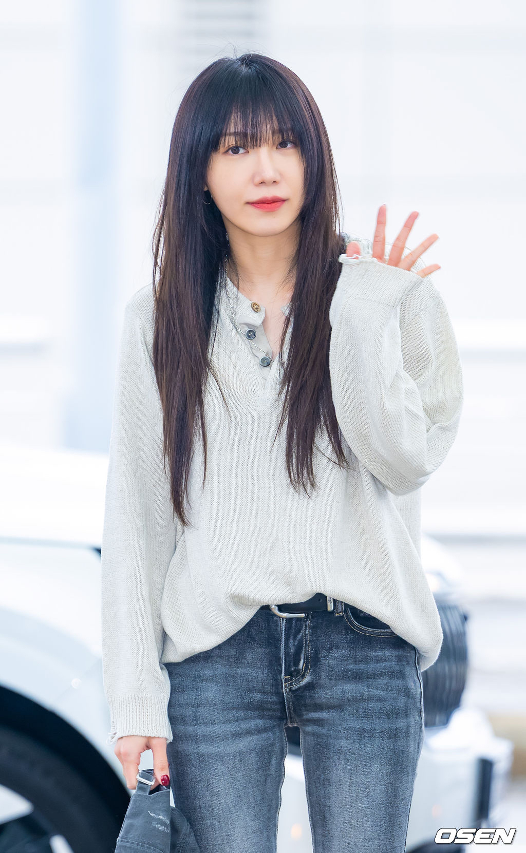 Behind-the-scenes cut of Jung Eunji