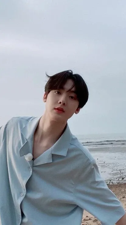 Emotional wallpaper shared by fans for Yoon Sanha