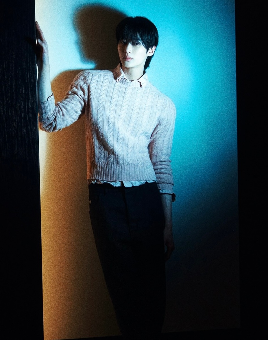 Behind-the-scenes cut of Byeon Wooseok