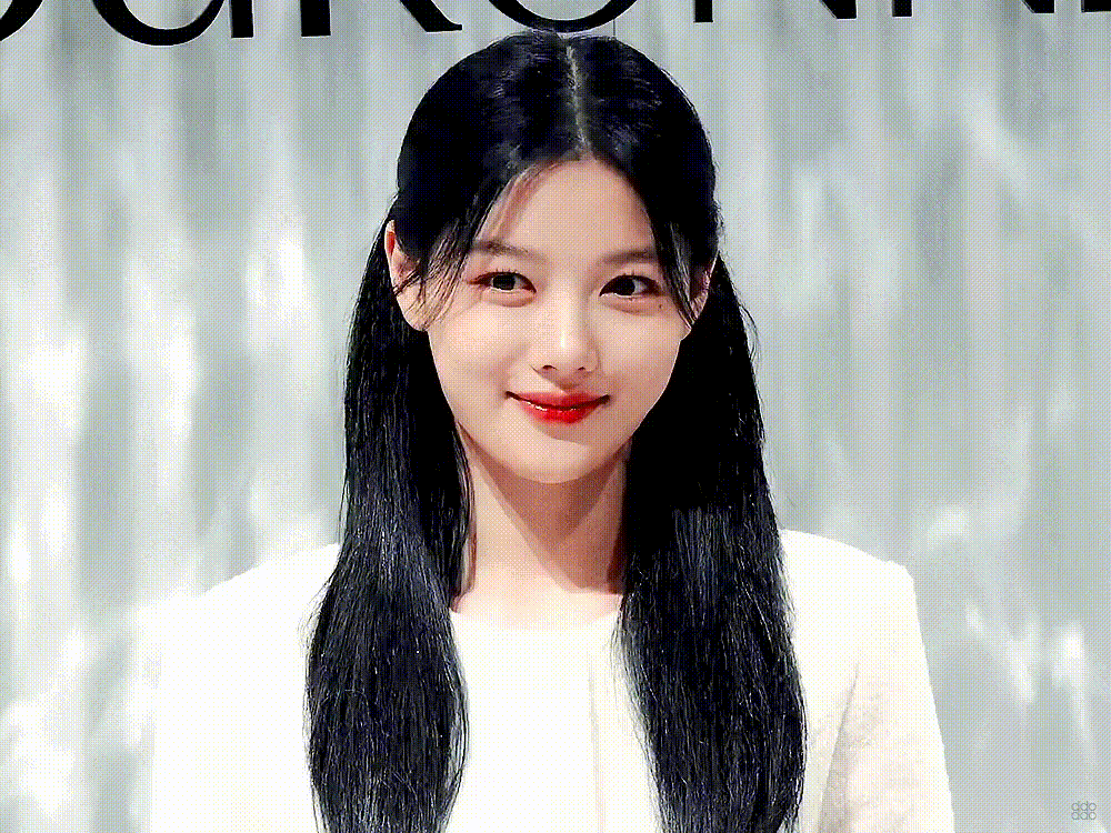 Recent activity shot of Kim Youjung