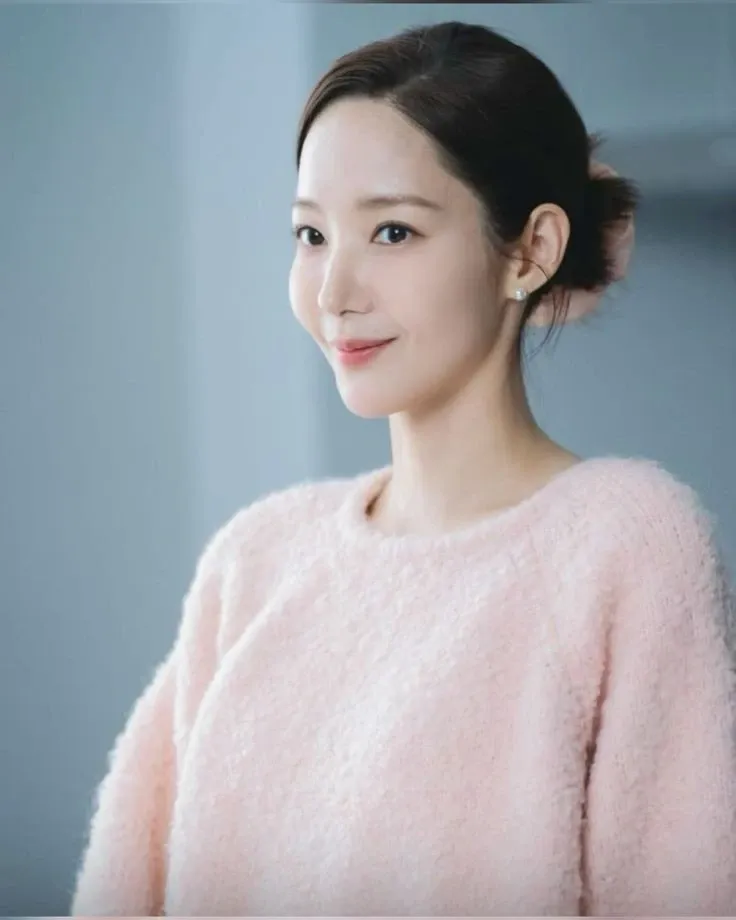 Foto terbaru dari Park Minyoung