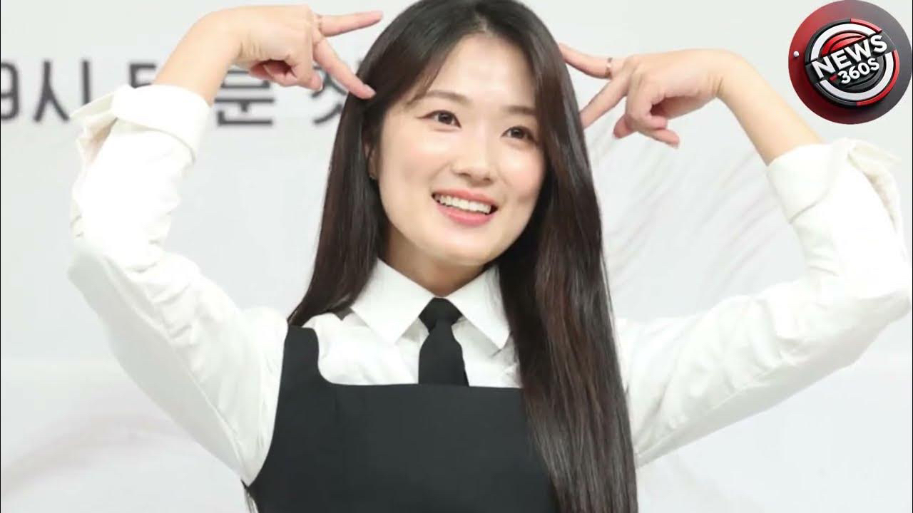 Behind-the-scenes cut of Kim Hyeyoon