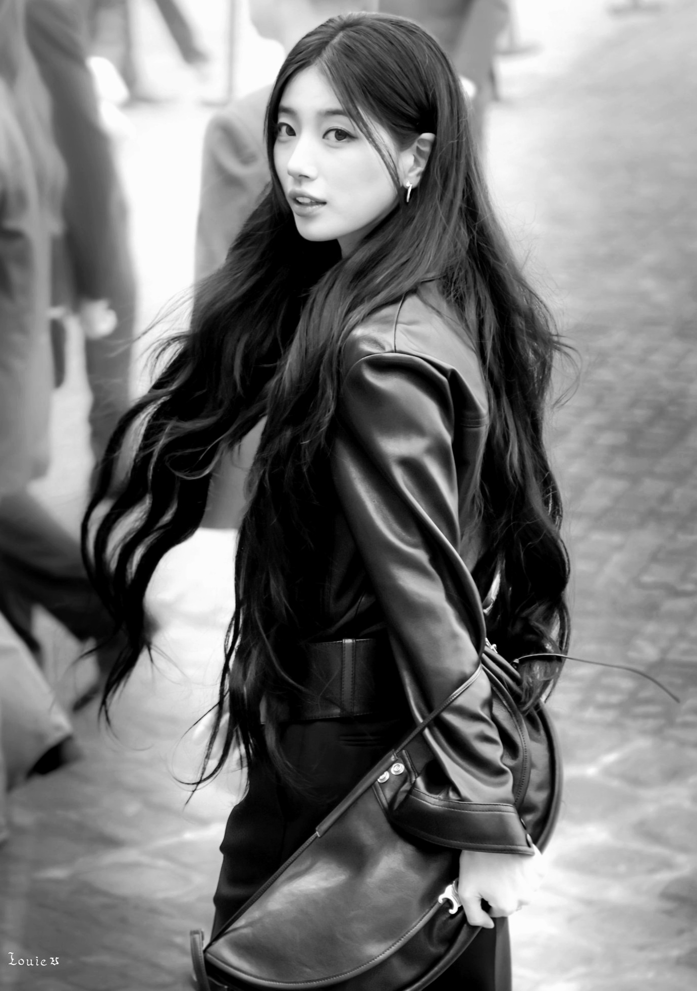 Recent activity shot of Bae Suzy