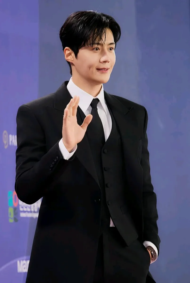Latest photo of Kim Seonho