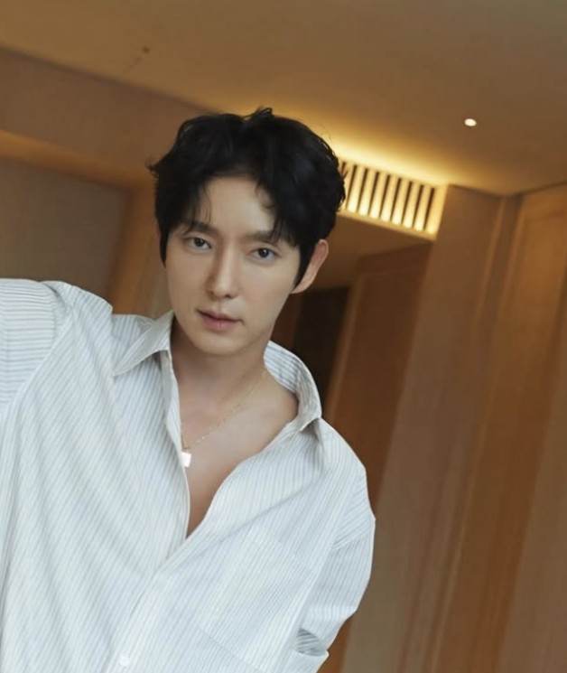 A moment captured by a fan of Lee Joongi