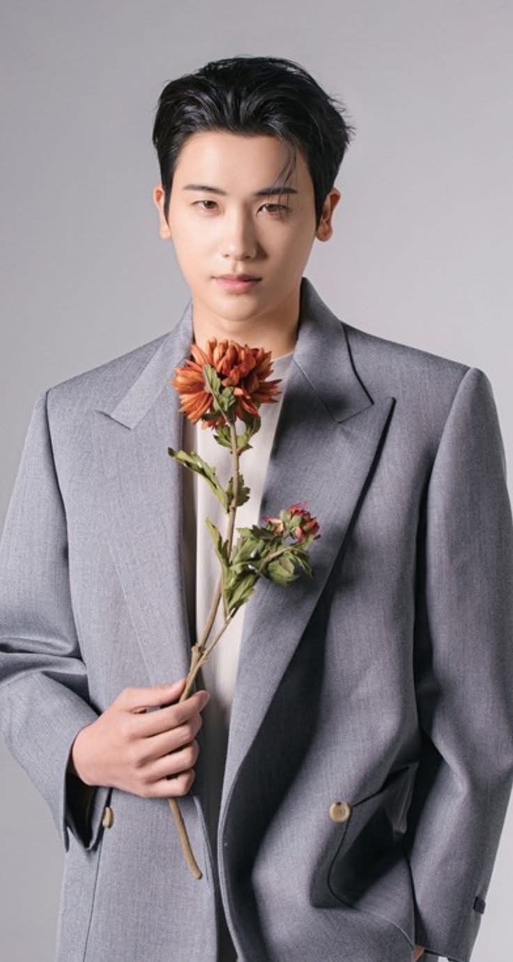 Latest photo of Park Hyungsik