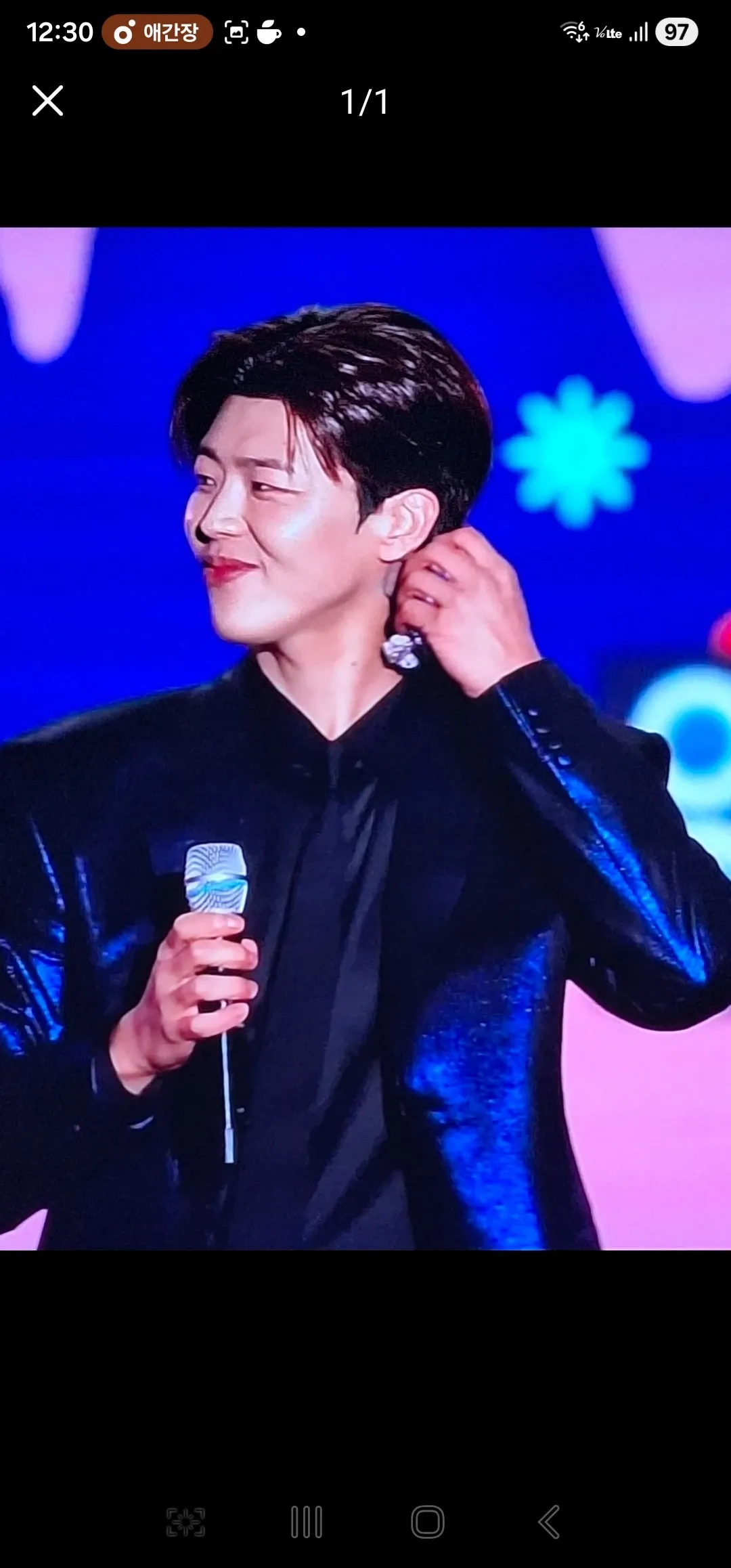 박지현 커뮤니티에서 인기있는 오늘의 배경화면