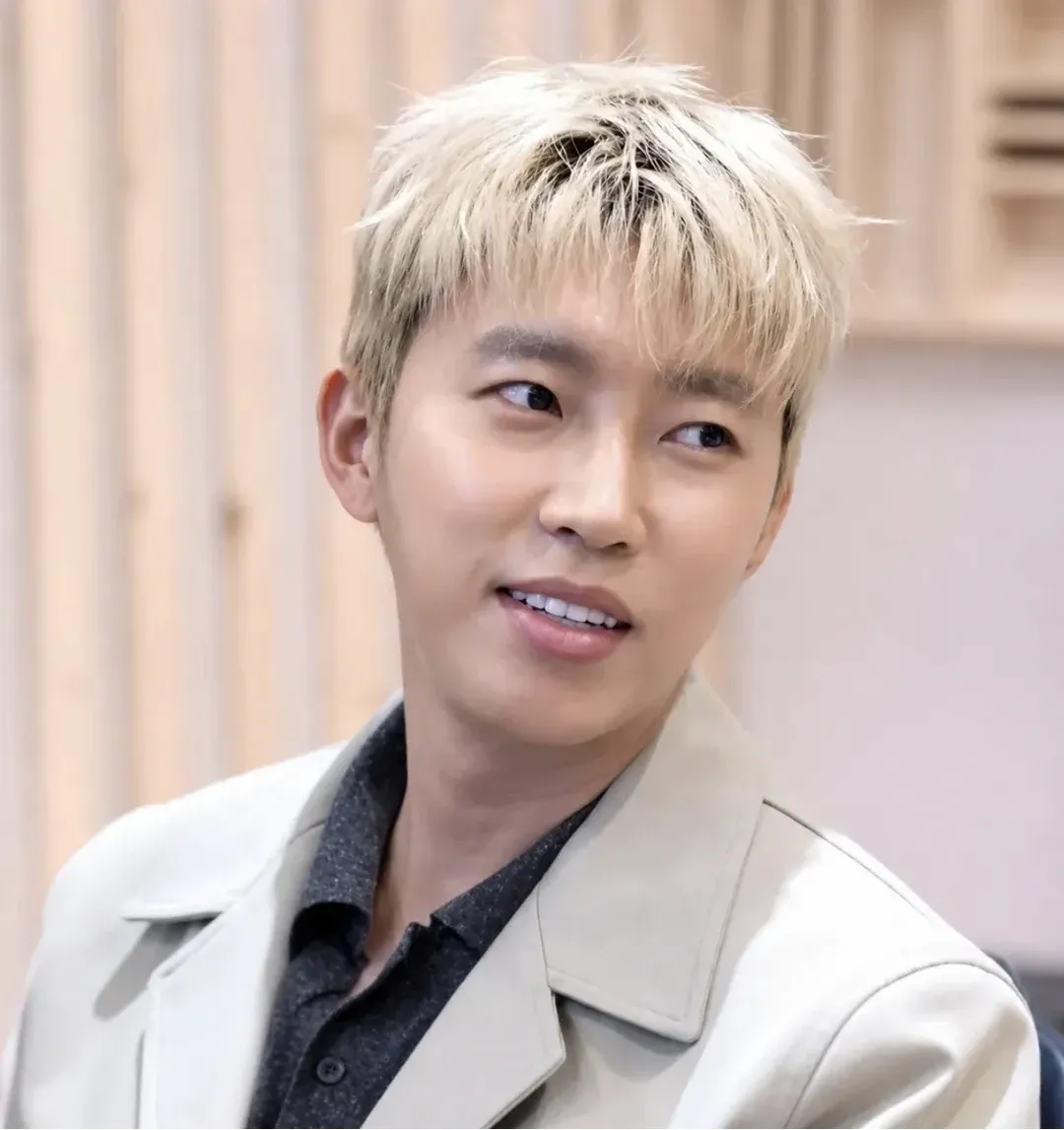 Foto terbaru dari Lim Youngwoong