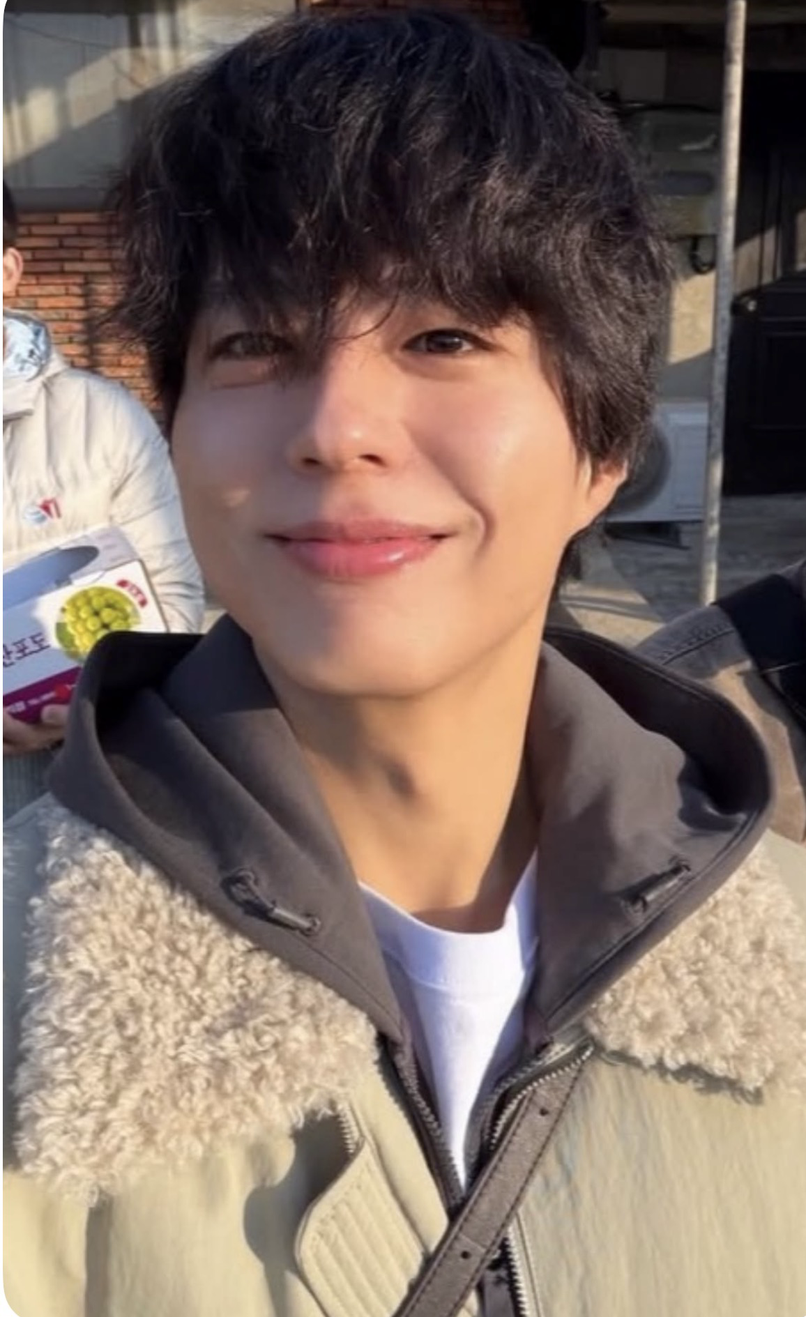 A moment captured by a fan of Park Bogum