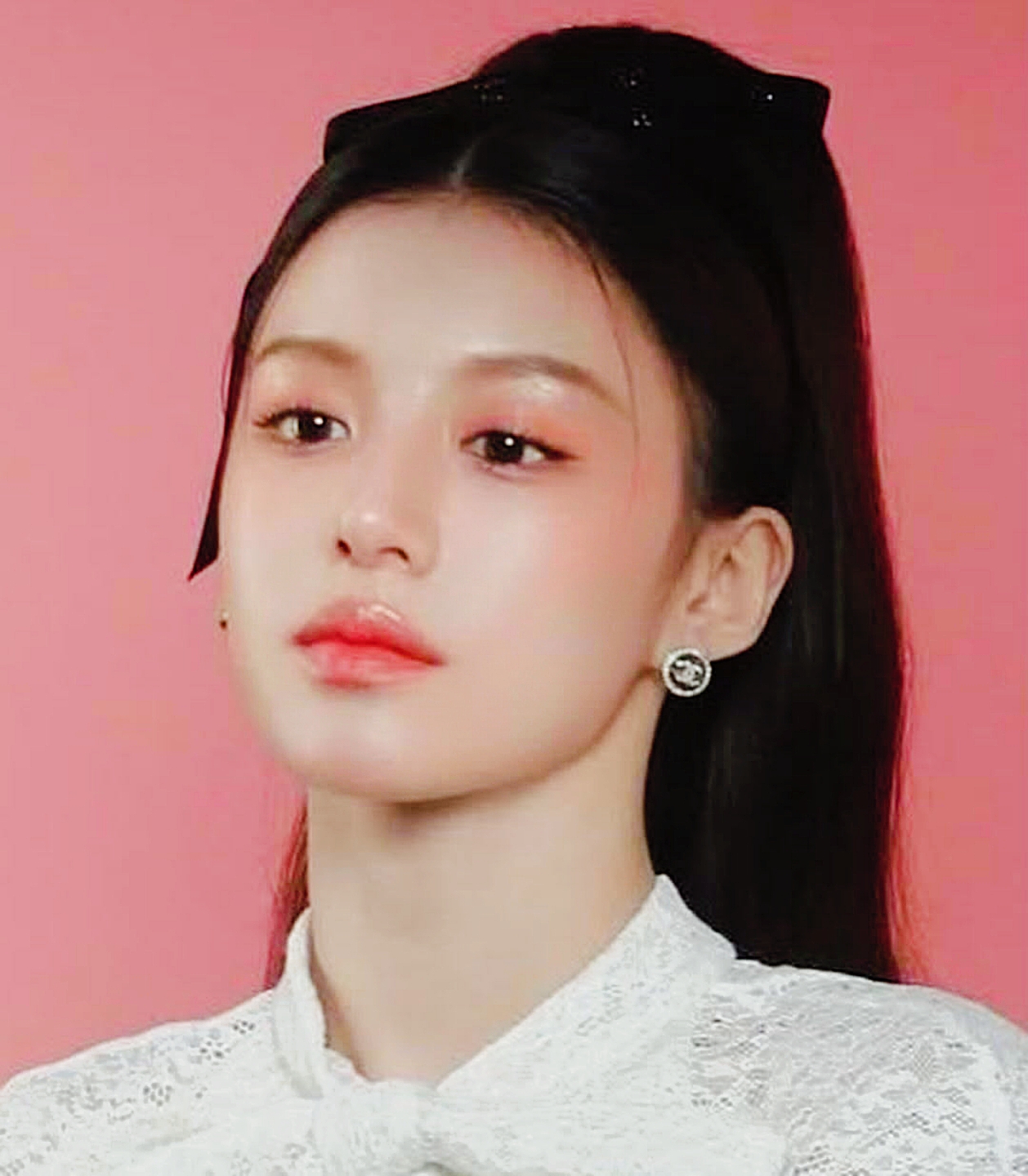 Behind-the-scenes cut of Go Younjung