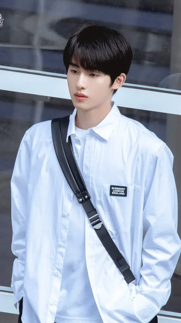 Special wallpaper made by Winwin's fans