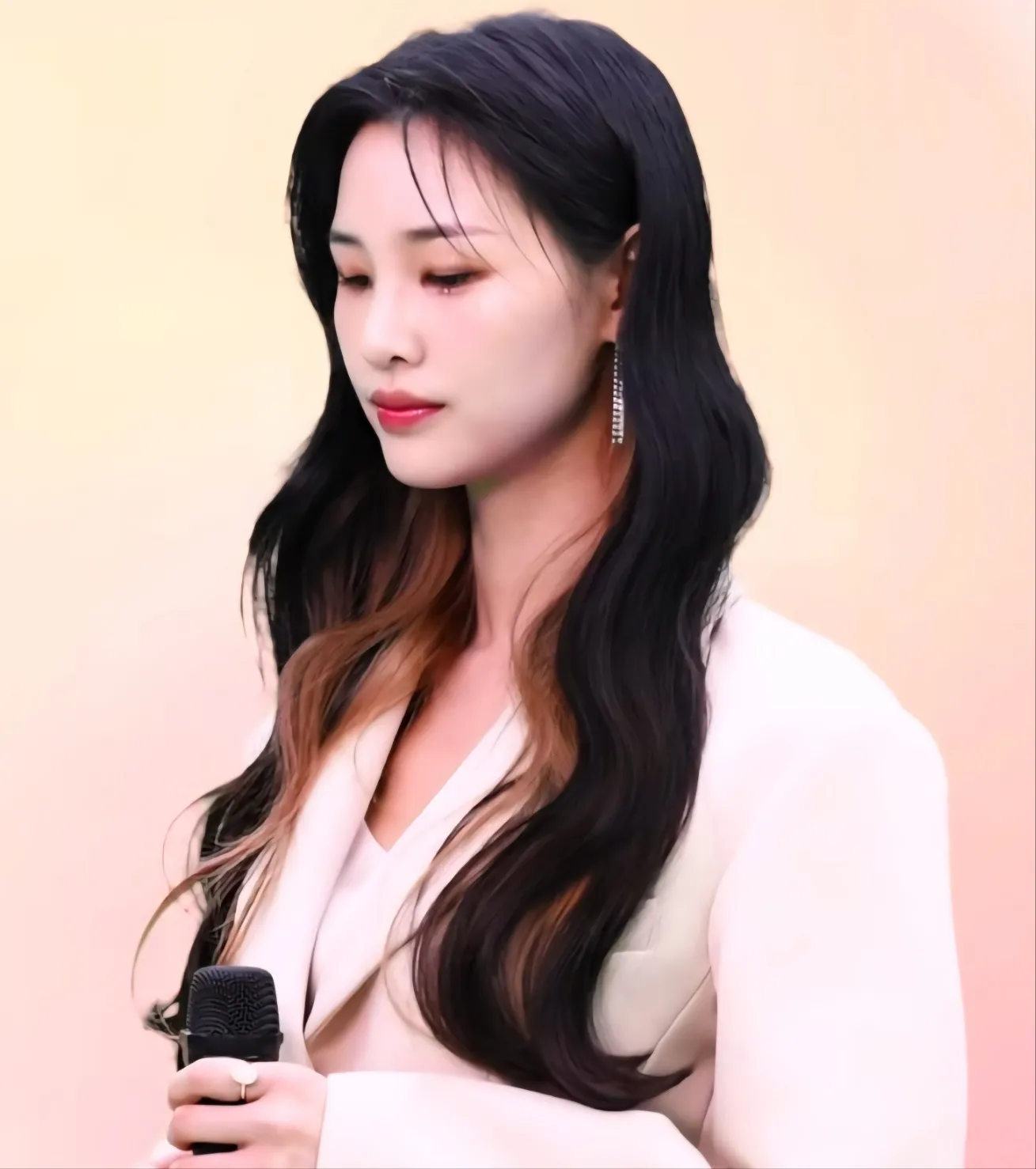 A moment captured by a fan of Hwang WooLim