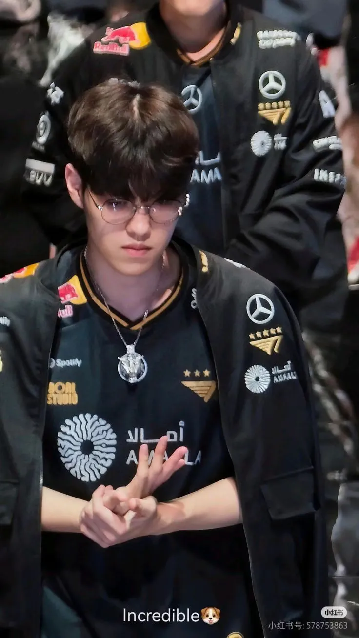 Oner社区今日人气壁纸