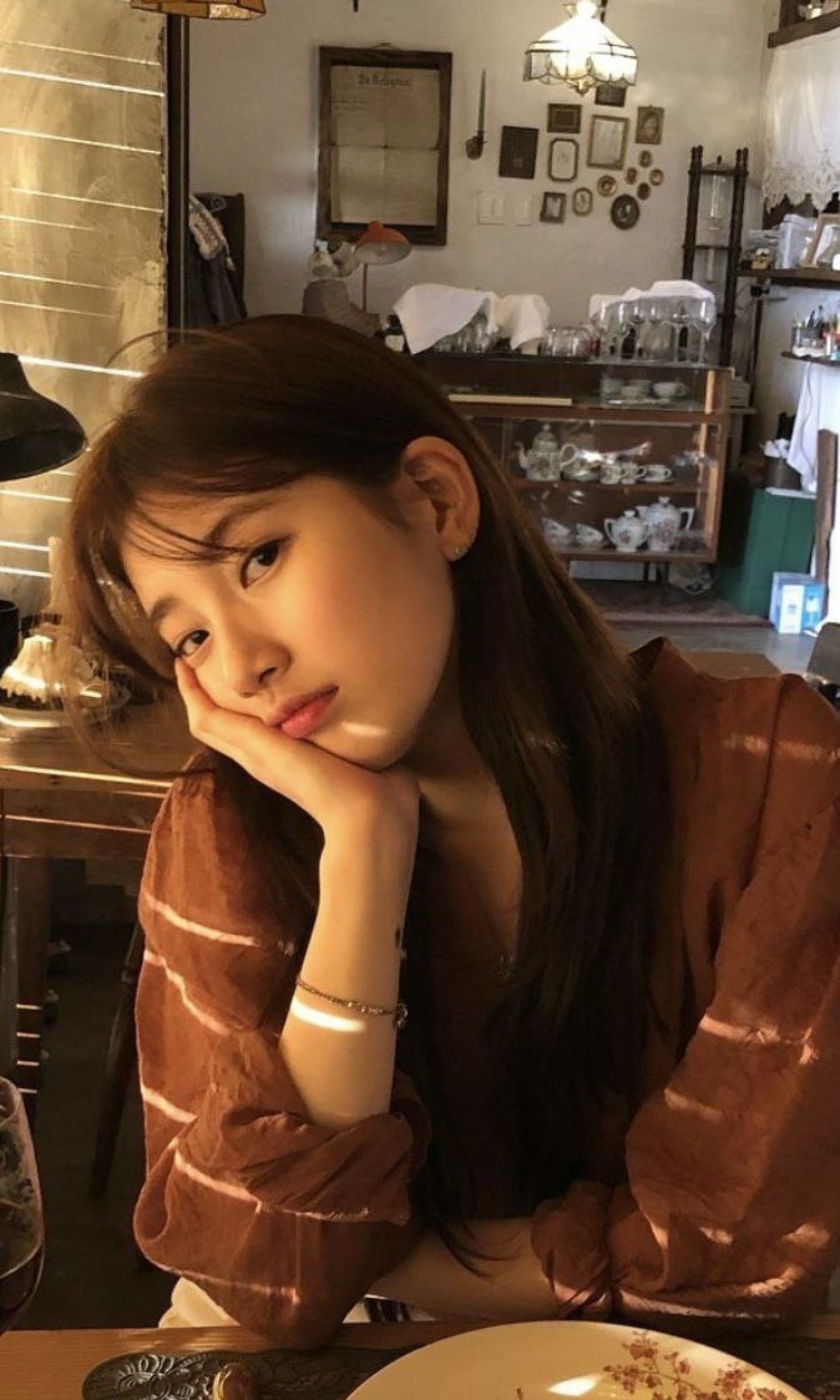 Behind-the-scenes cut of Bae Suzy