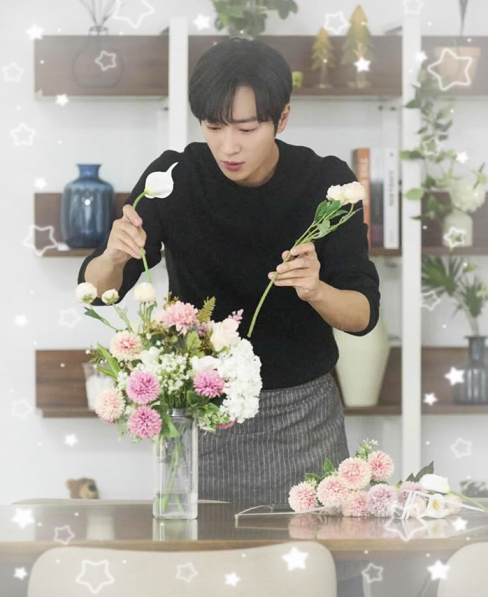 A moment captured by a fan of Lee Sangyeob