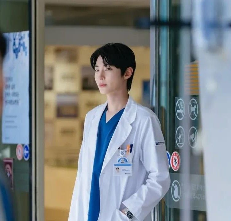 Behind-the-scenes cut of Hwang Inyoup