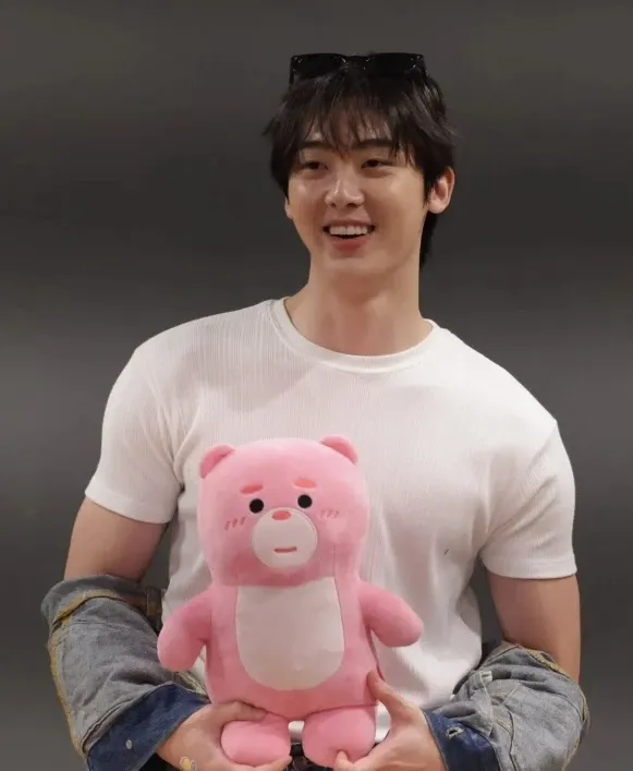 Behind-the-scenes cut of Yoon Sanha