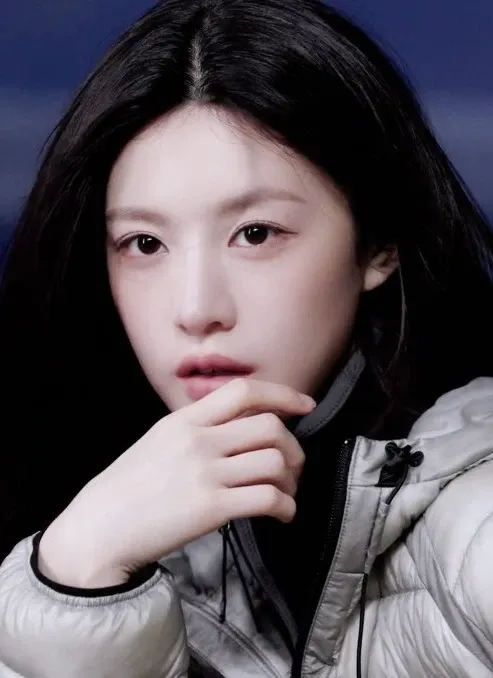 Behind-the-scenes cut of Go Younjung