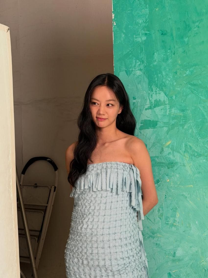 Behind-the-scenes cut of Hyeri
