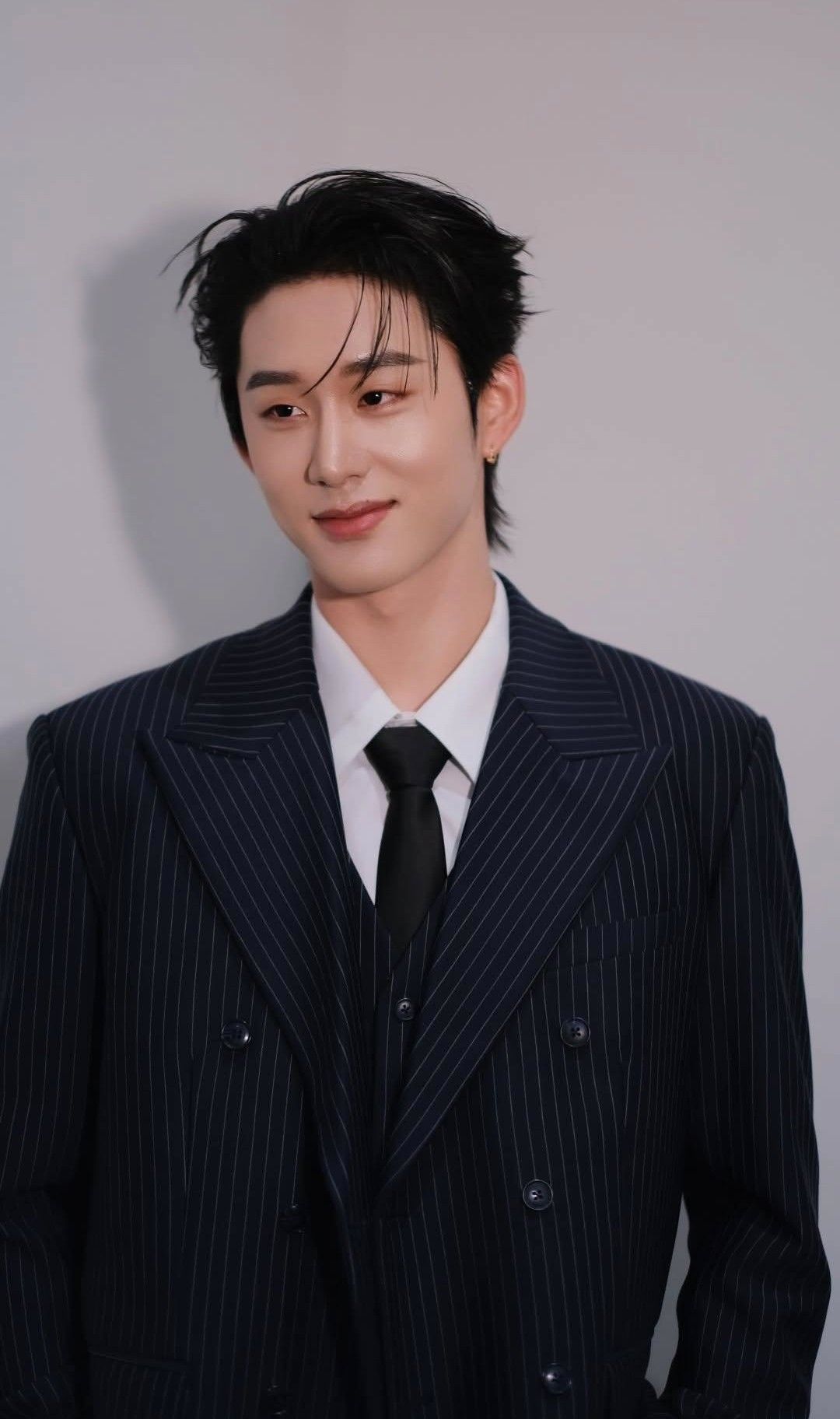 Today's popular wallpaper in Est Supha Sangaworawong community