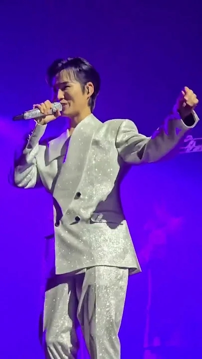 粉丝拍下的金熙栽瞬间