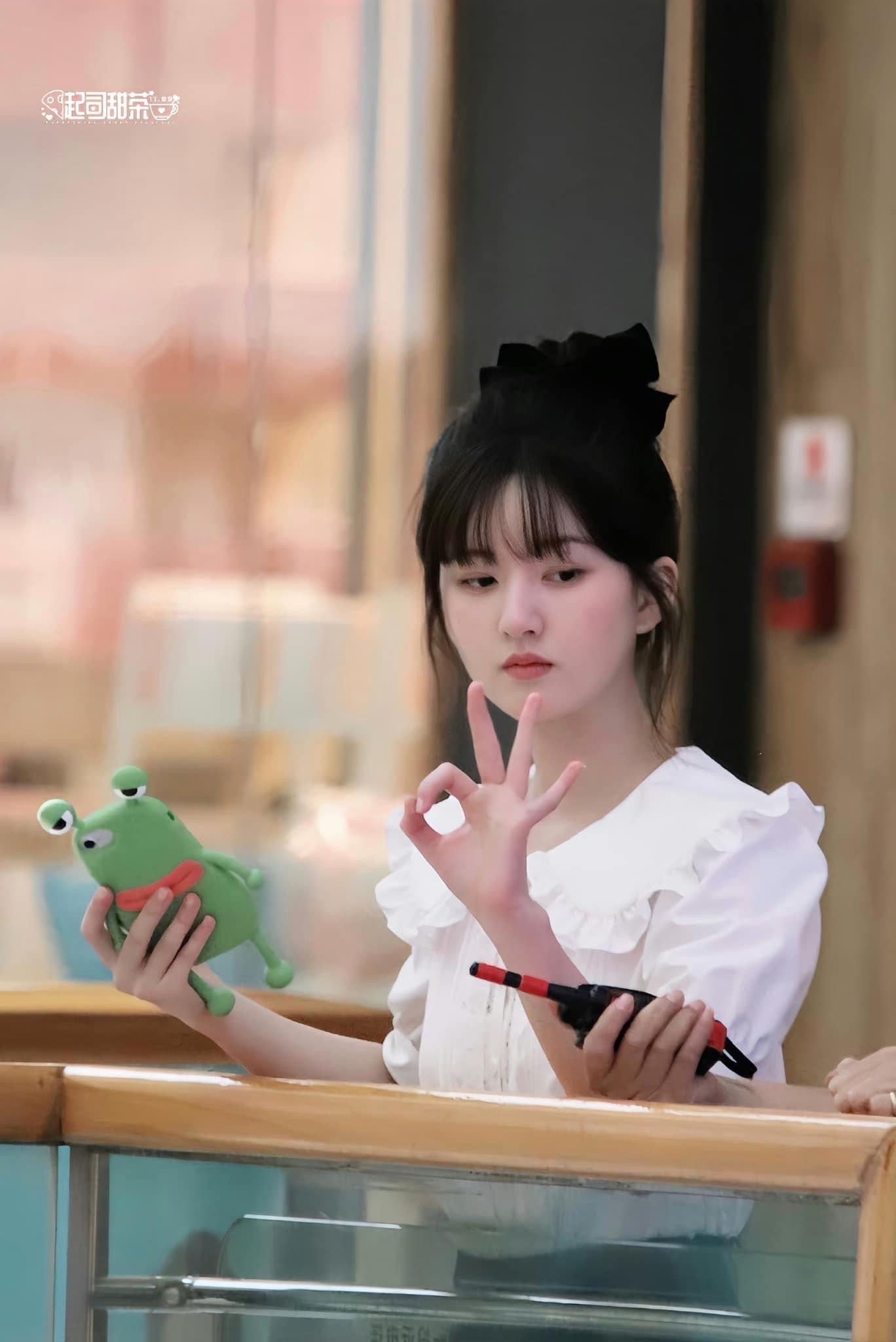 Recent activity shot of Zhao Lusi