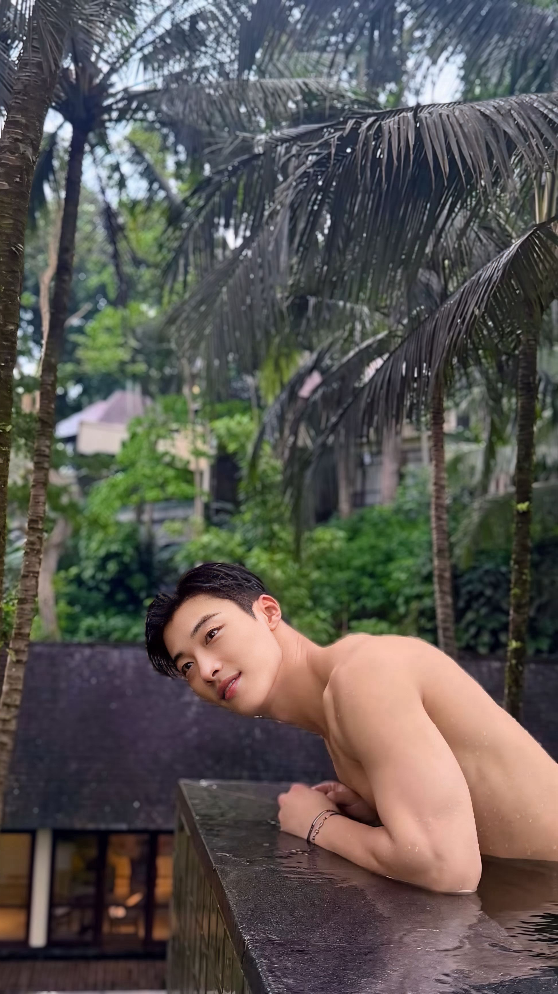 A moment captured by a fan of Woo Dohwan