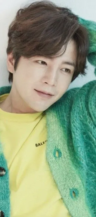 Recent activity shot of Jang Geunsuk