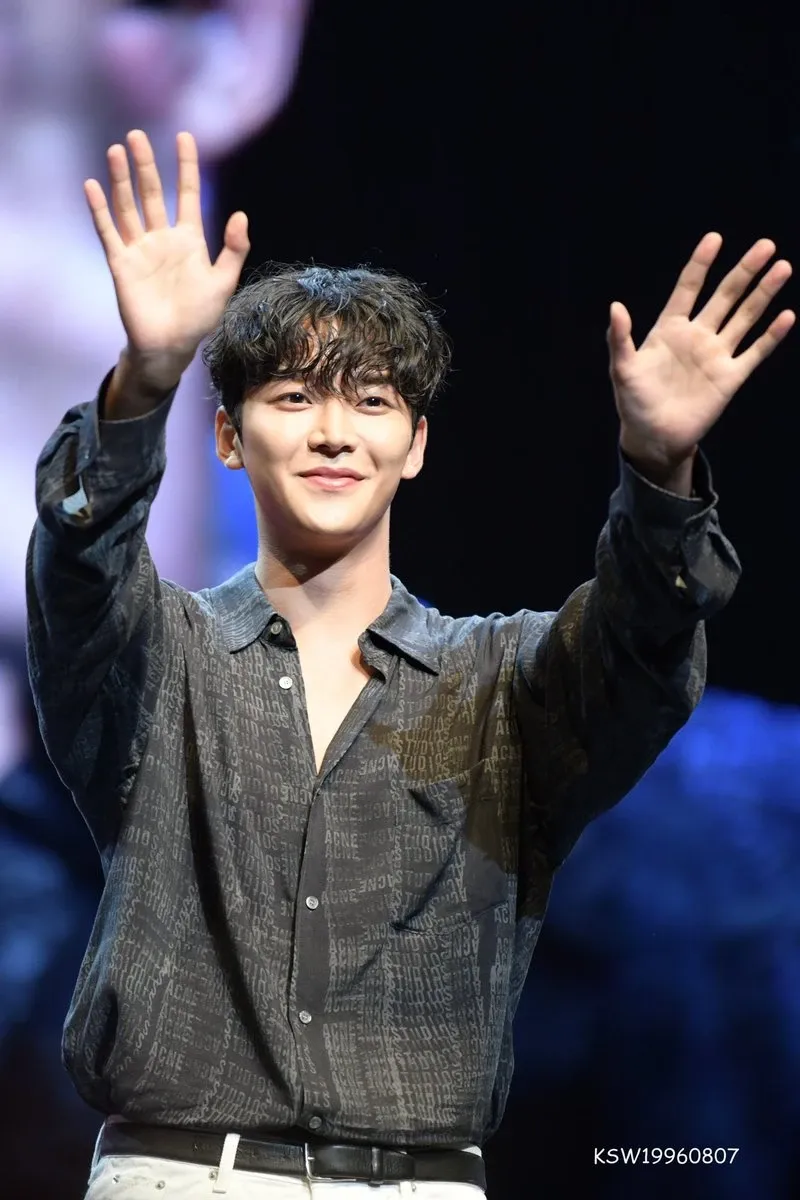 Foto terbaru dari Rowoon