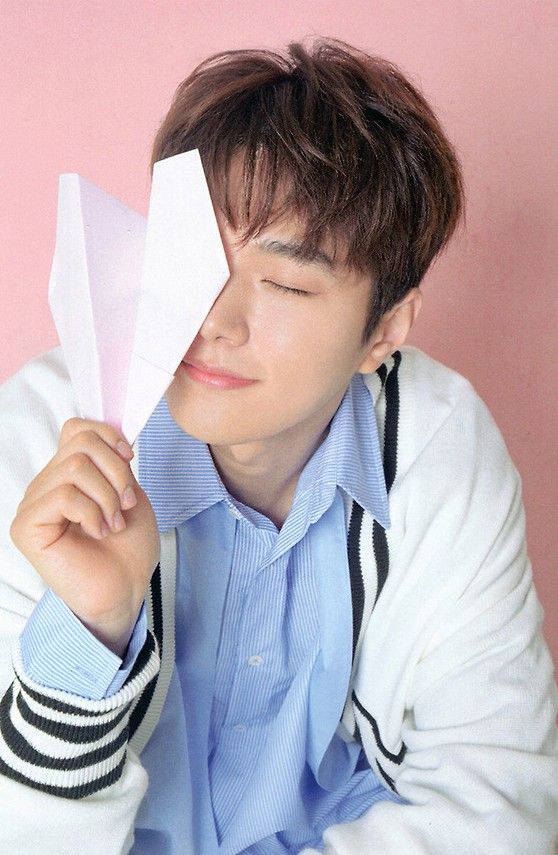 Latest photo of Kim Myungsoo (L)