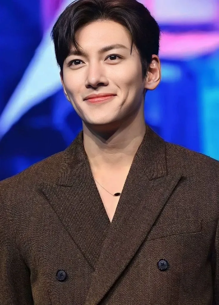Behind-the-scenes cut of Ji Changwook