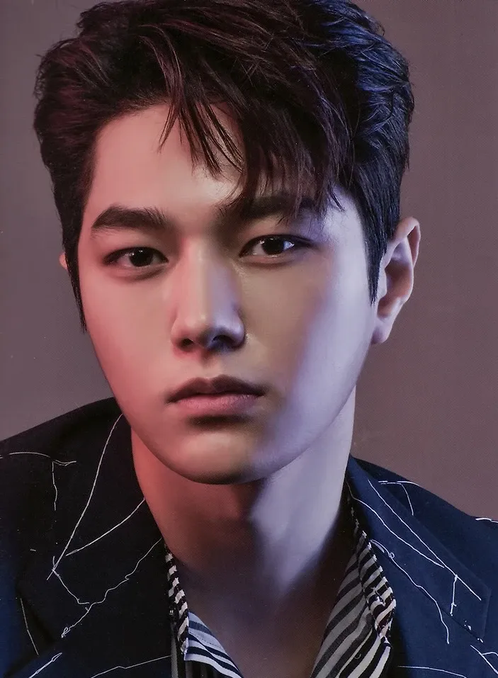 Recent activity shot of Kim Myungsoo (L)