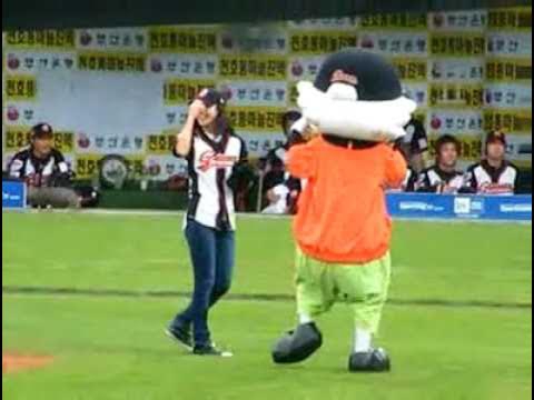 A moment captured by a fan of Ha Jiwon