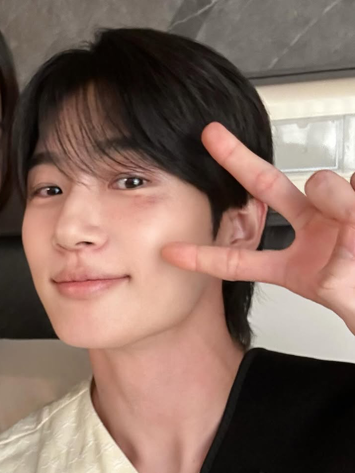 Latest photo of Byeon Wooseok