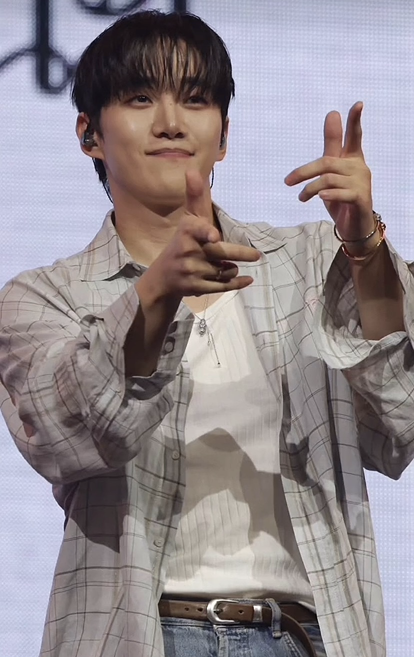 Momen yang diabadikan oleh penggemar Lee Junho