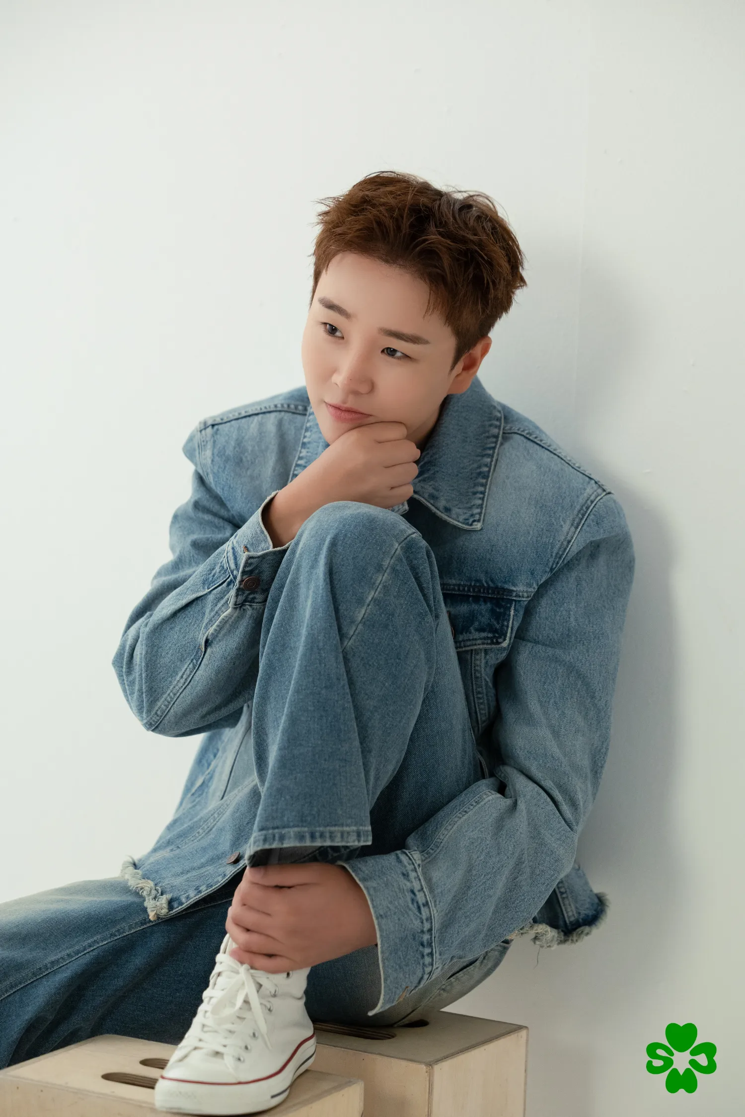 Behind-the-scenes cut of Song Minjun