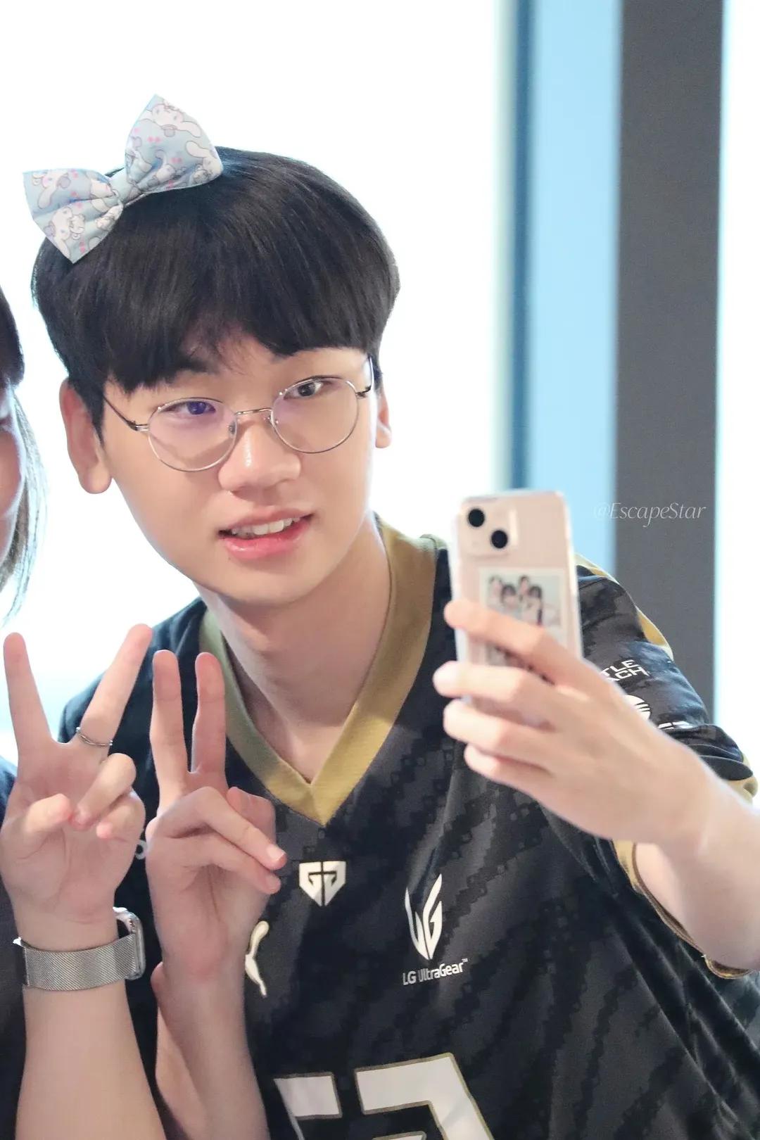 A moment captured by a fan of Doran