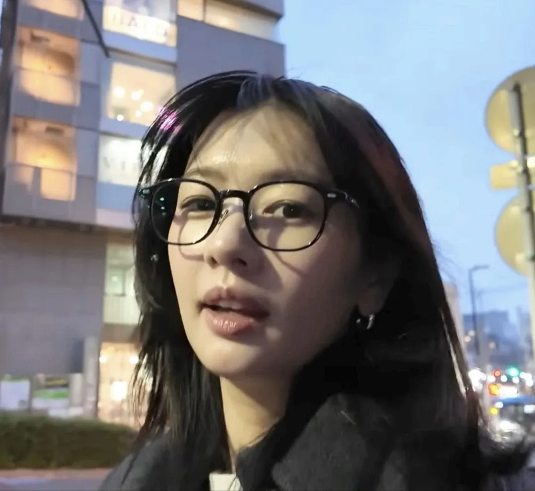 Behind-the-scenes cut of Jung Somin