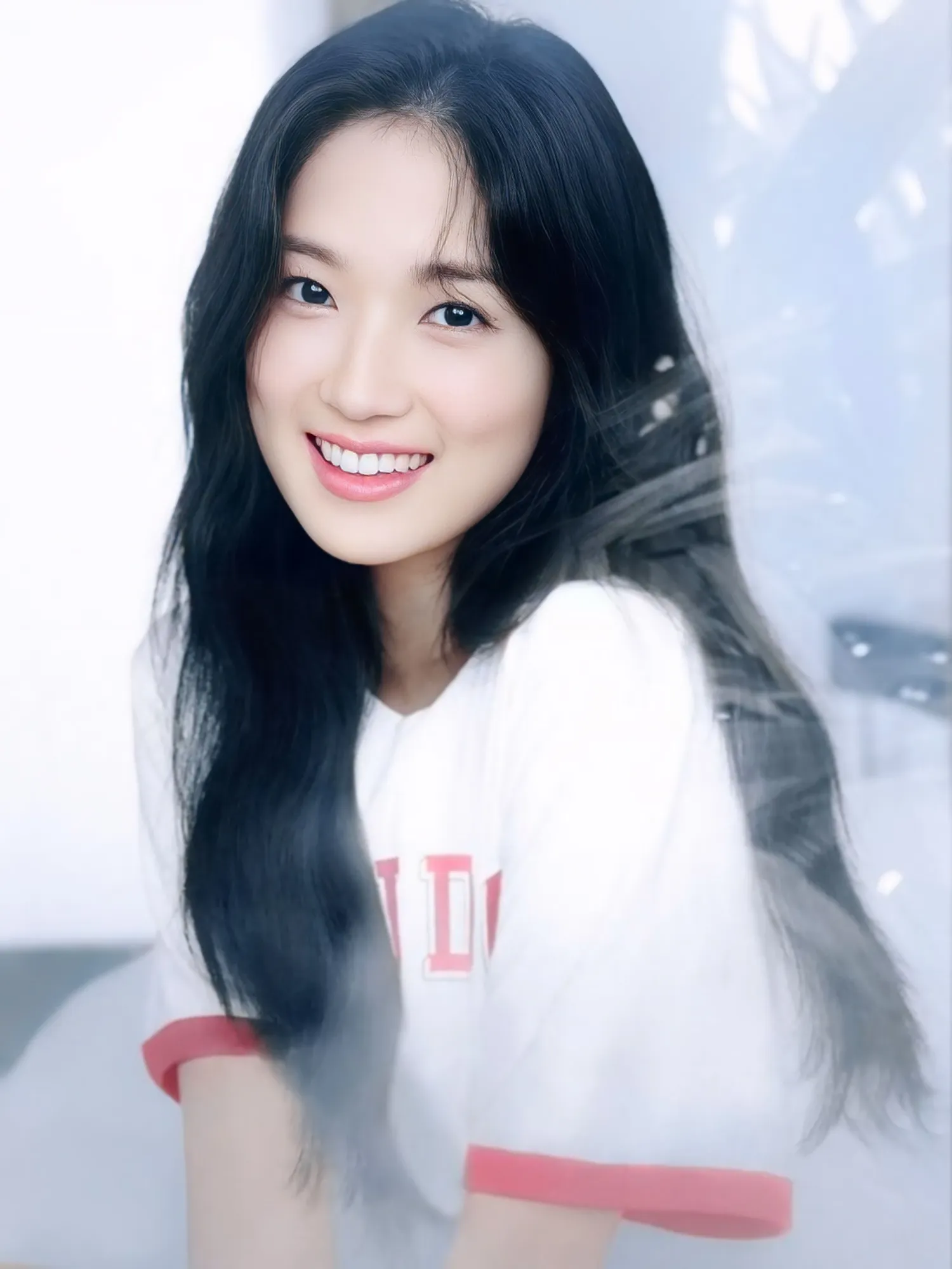 Behind-the-scenes cut of Kim Hyeyoon