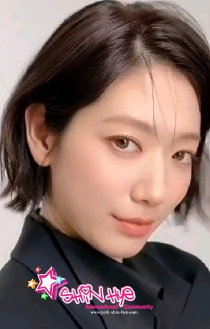 Latest photo of Park Shinhye