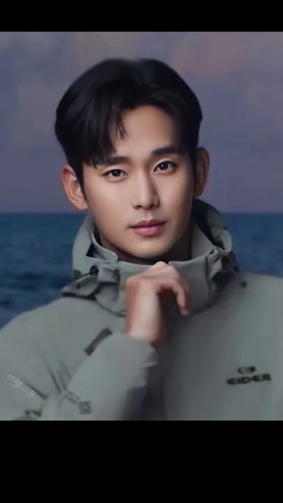 粉絲拍下的金秀賢瞬間