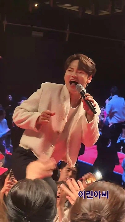 Today's popular wallpaper in Park Seojin community